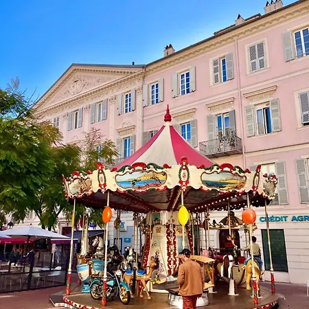 Orangerie-Menton City Center Studio Apartment شقة