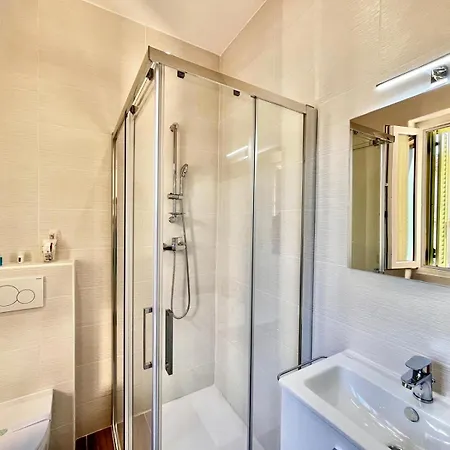 Orangerie-Menton City Center Studio Apartment شقة مينتون